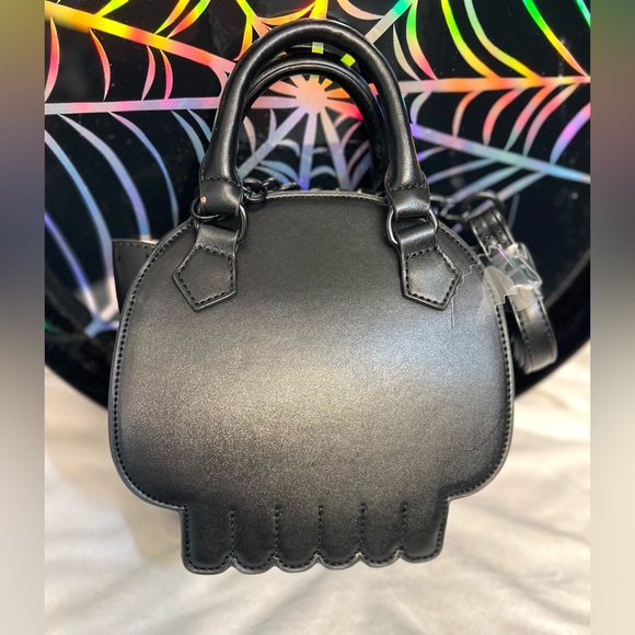 🩷💀 BETSEY JOHNSON, LUV BETSEY LBPOE  SKULL-SHAPED  SATCHEL/CROSSBODY🩷💀 NWT - Picture 9 of 12